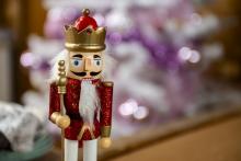 soldatino di legno al mercatino di Natale